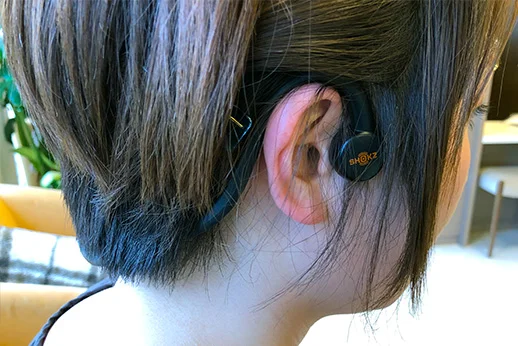 Distinguishing sounds with bone conduction headphones