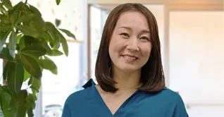 Ms. Y.T. from Nagano, who received treatment for otitis media with effusion after sudden hearing loss